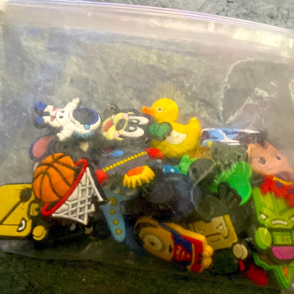 Set of 25 random croc charms